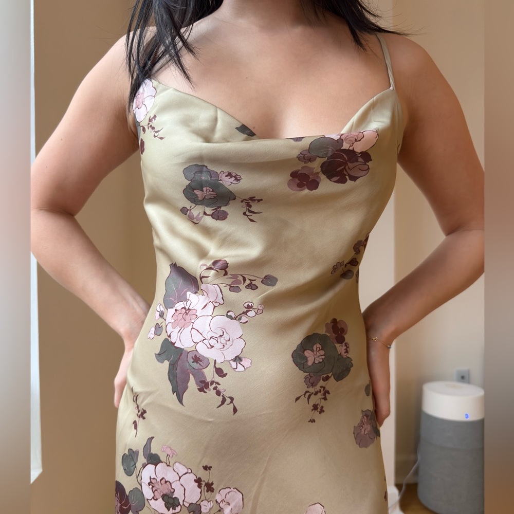 Aritzia champagne floral satin midi slip dress with cowl neck - Picture 4 of 7